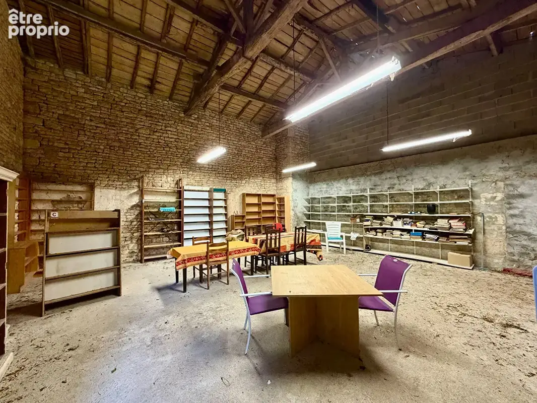 Magnifique maison de 4 chambres avec deux granges et un grand garage - photo 8