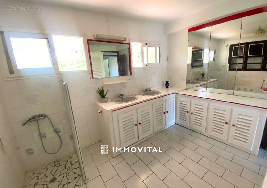 Villa T7 de Plain-Pied à Vendre - photo 10