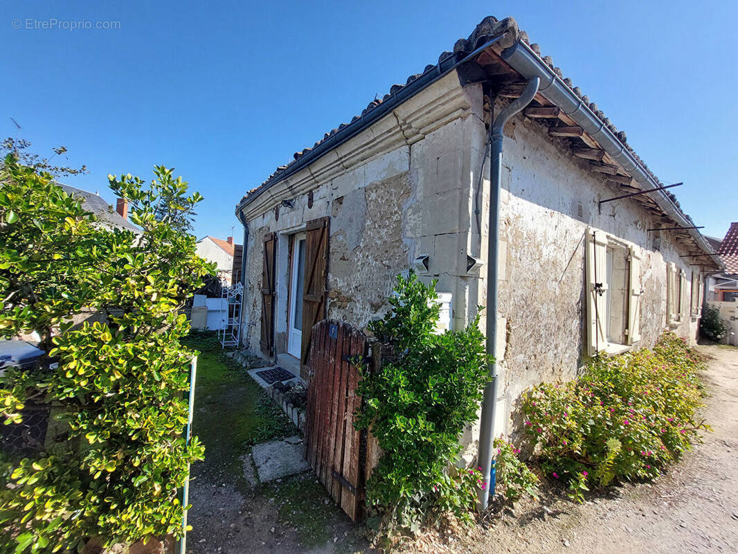 Maison à LENCLOITRE