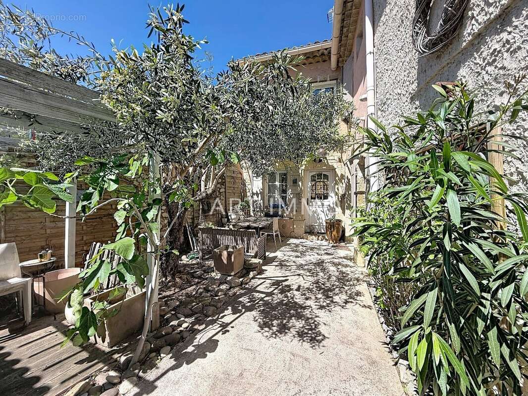 Maison à ROBION