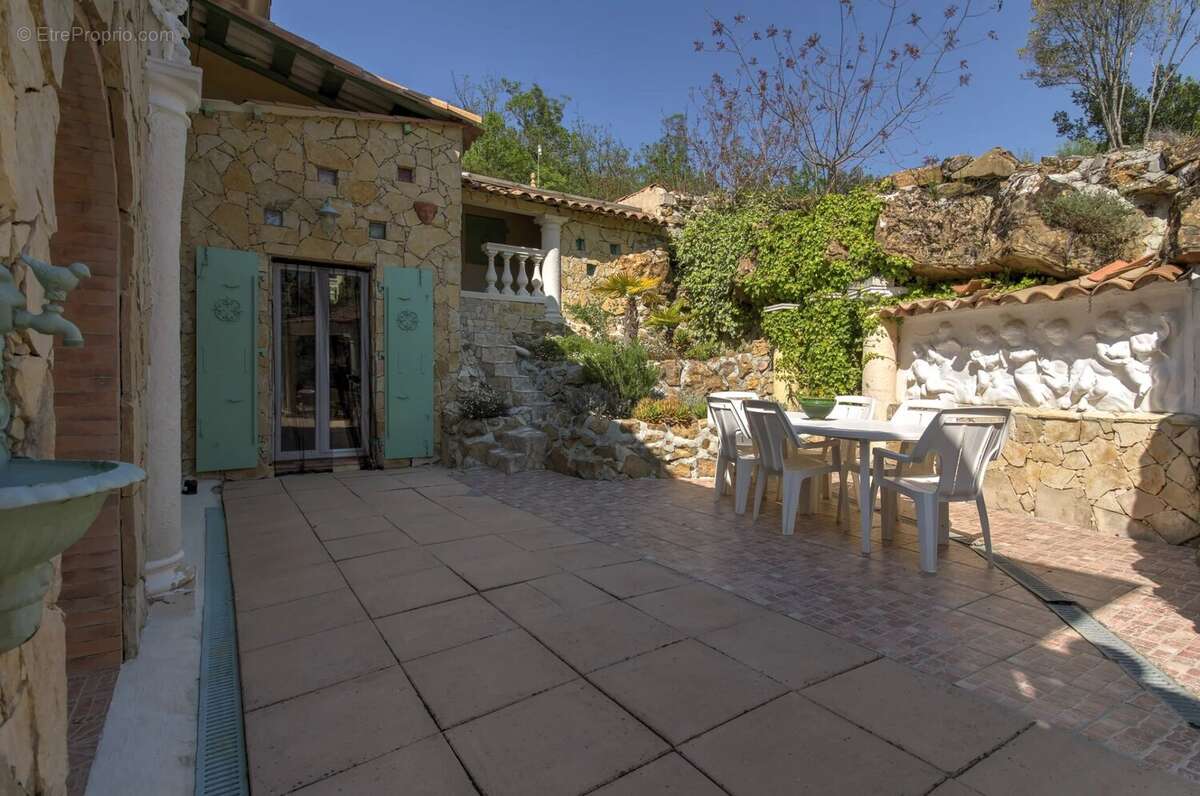 Maison à PIERREFEU