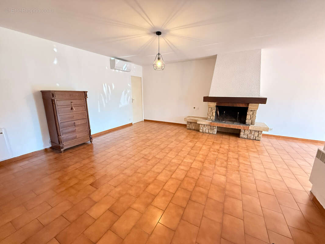 Maison à SAUVIAN