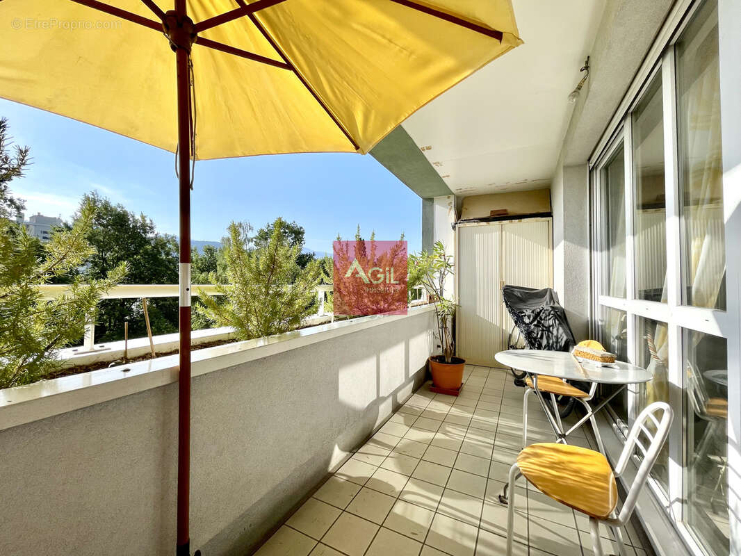 GRENOBLE - T2 de 54m2 avec terrasse et stationnement - photo 2