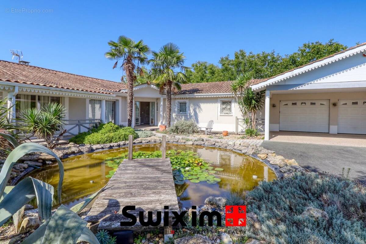 Maison à SAINT-ESTEPHE