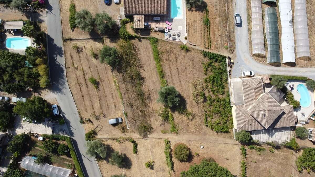 Nice - Carros: Terrain constructible avec possibilité de division - photo 5