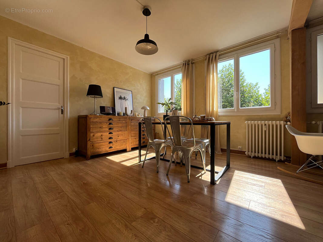 Appartement Aurillac - 3 pièce(s) - 72,10 m2 - photo 2