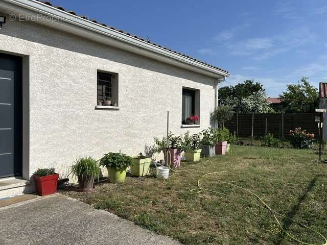 Maison à LONGAGES