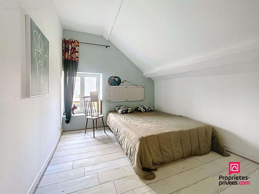 Maison à LE MELE-SUR-SARTHE