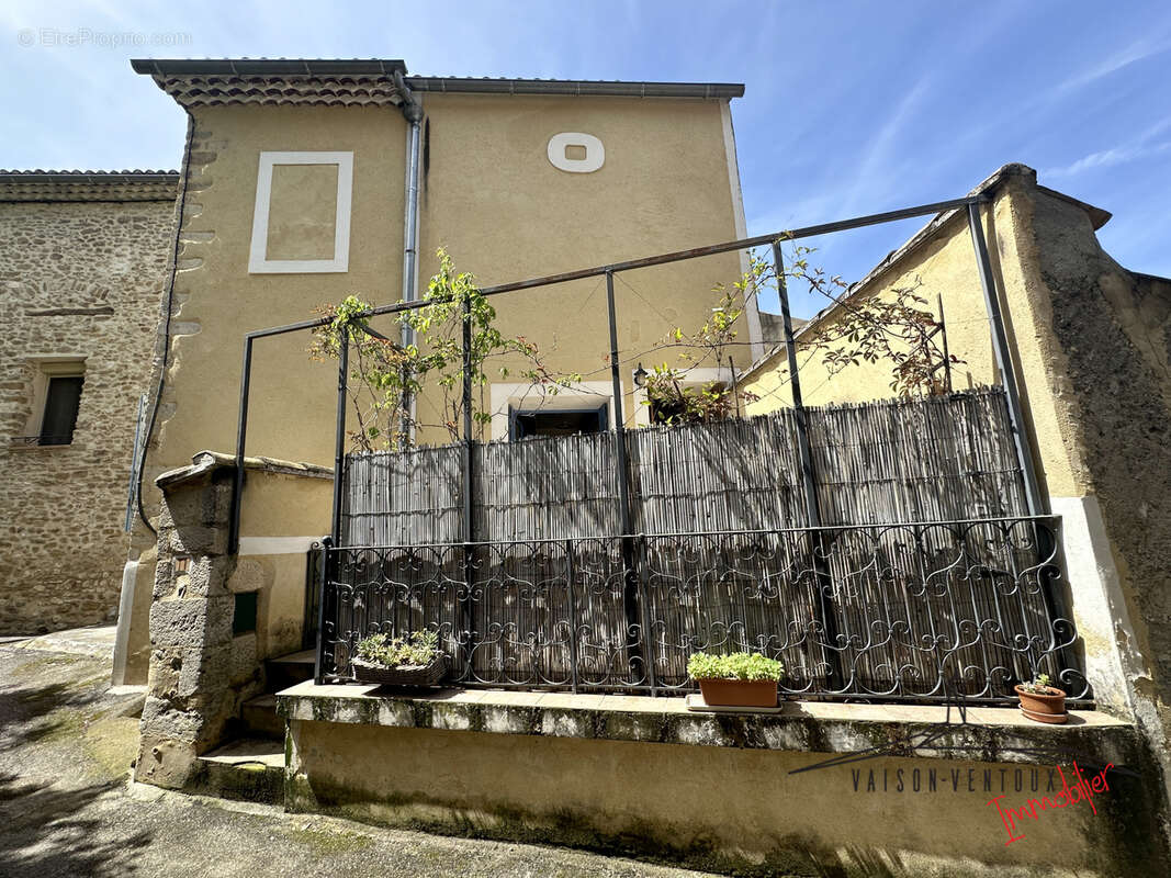 Maison à MIRABEL-AUX-BARONNIES