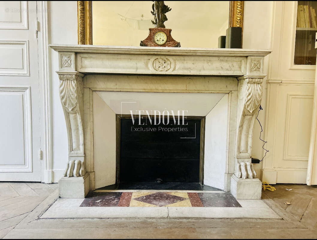 Appartement à PARIS-3E