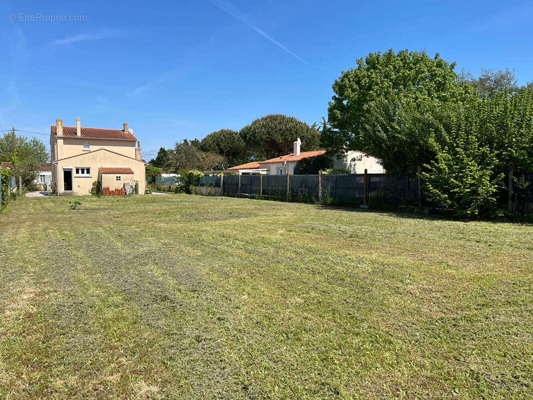 Terrain à SAINT-PIERRE-D'OLERON