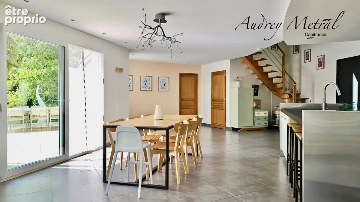 Villa à vendre à Serrières-en-Chautagne avec piscine, à 50 min de Genève et d'Annecy, 35 min d'Aix-Les-Bains et 15 min du Lac du - photo 7