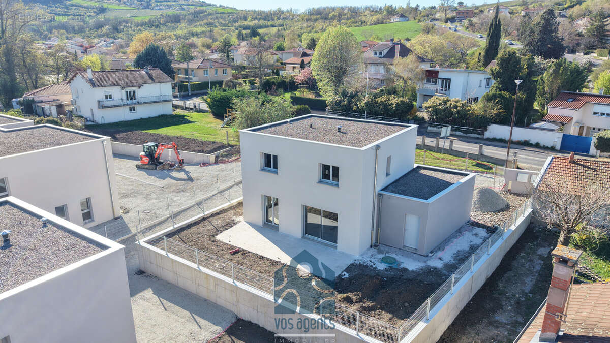 Maison à LES MARTRES-DE-VEYRE