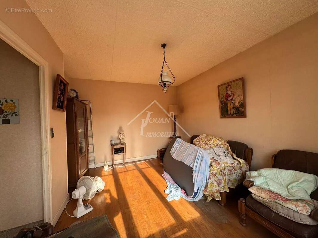 Maison à DOMPIERRE-SUR-BESBRE