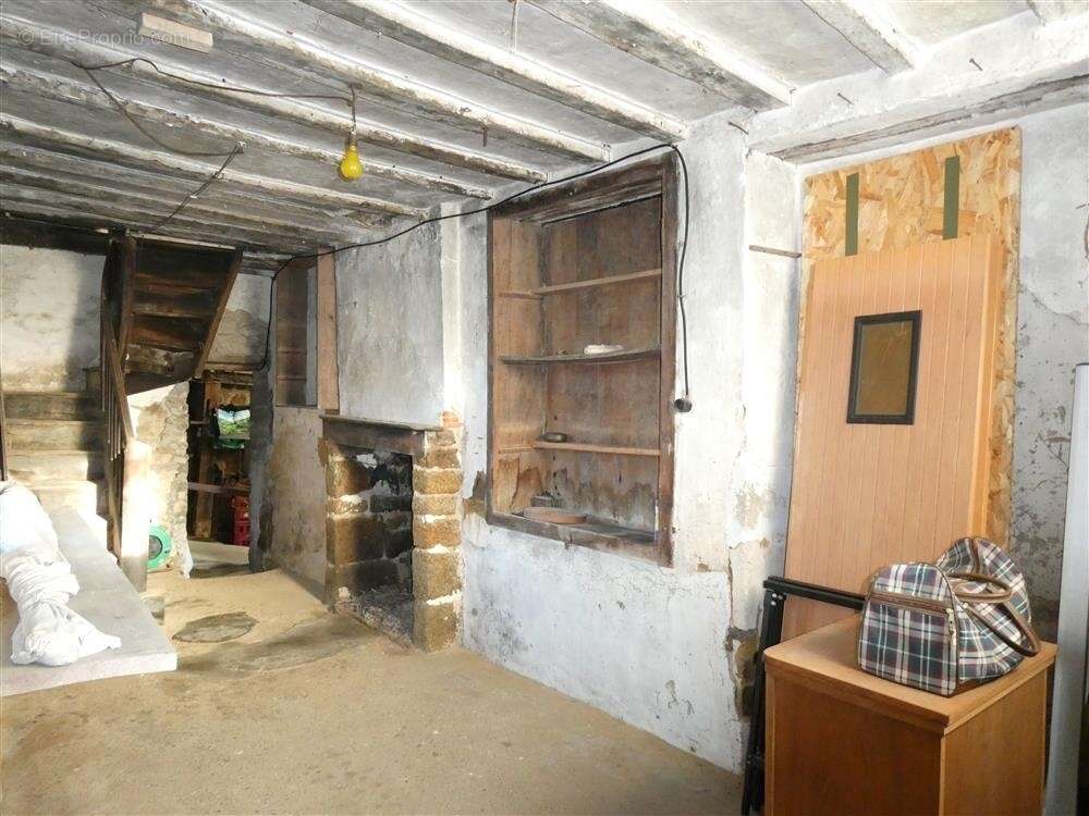 Maison à LASSAY-LES-CHATEAUX