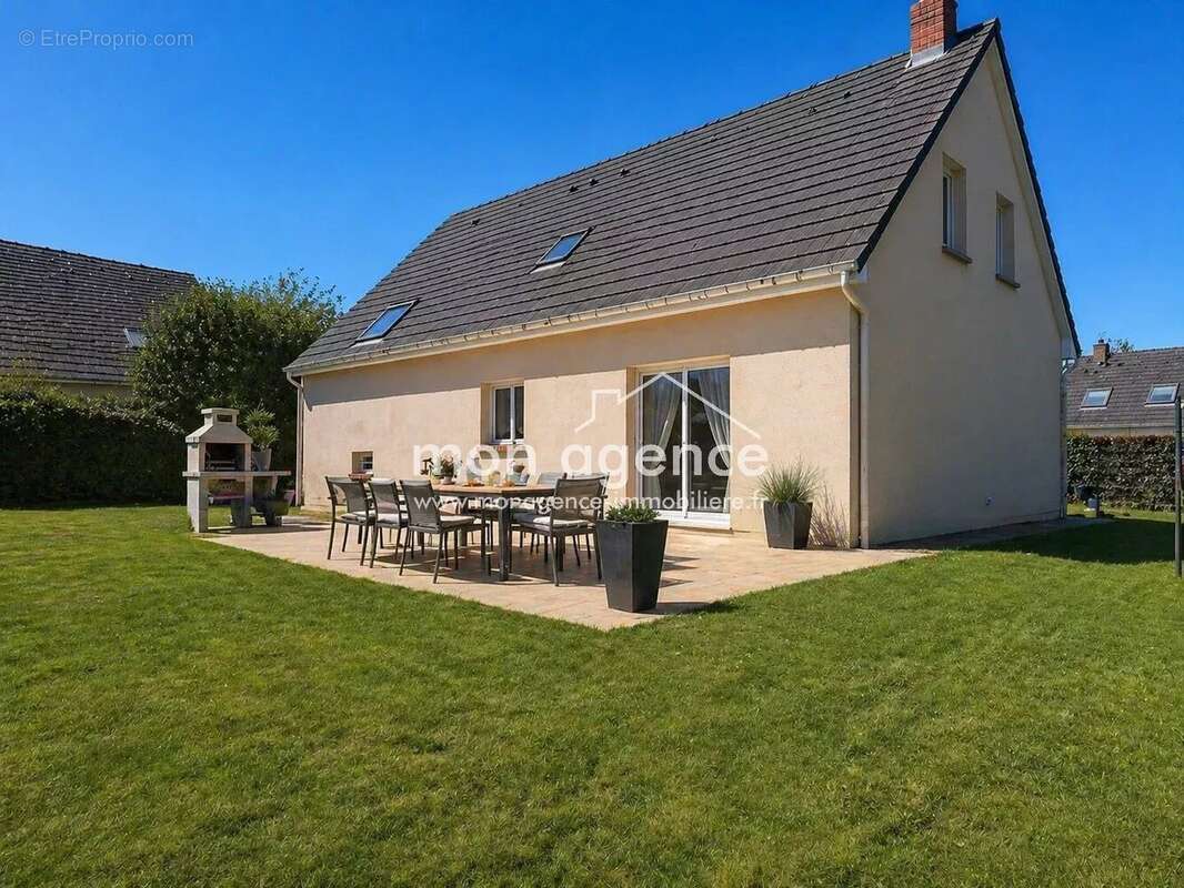 Maison à LA NEUVILLE-CHANT-D'OISEL