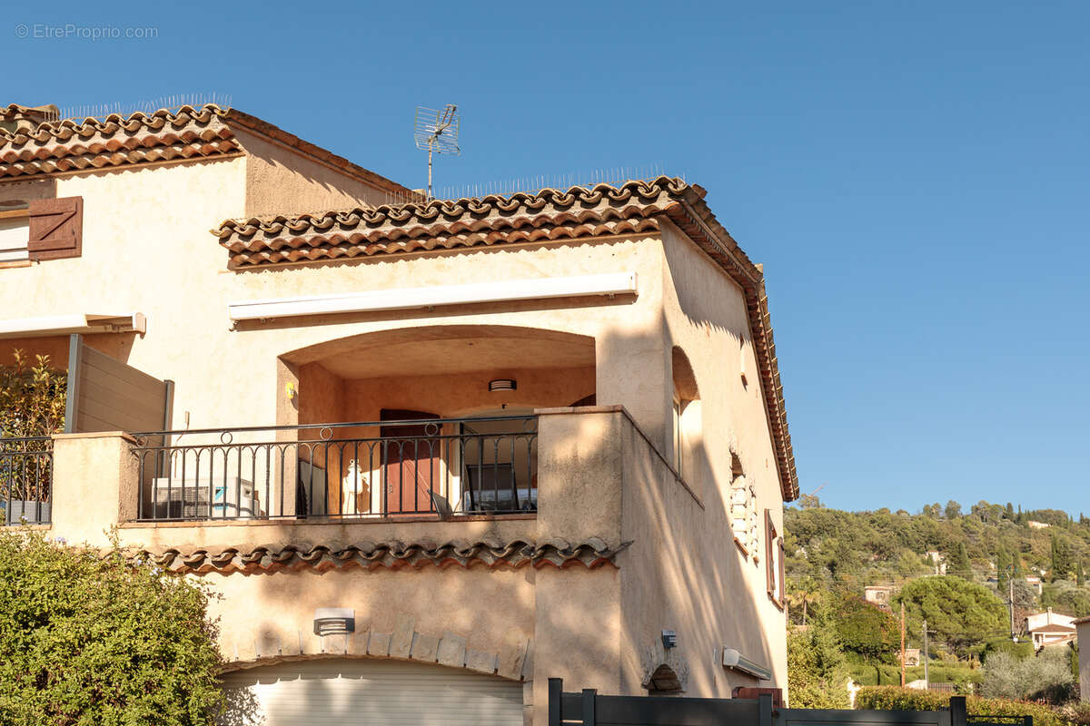 Appartement à MOUANS-SARTOUX