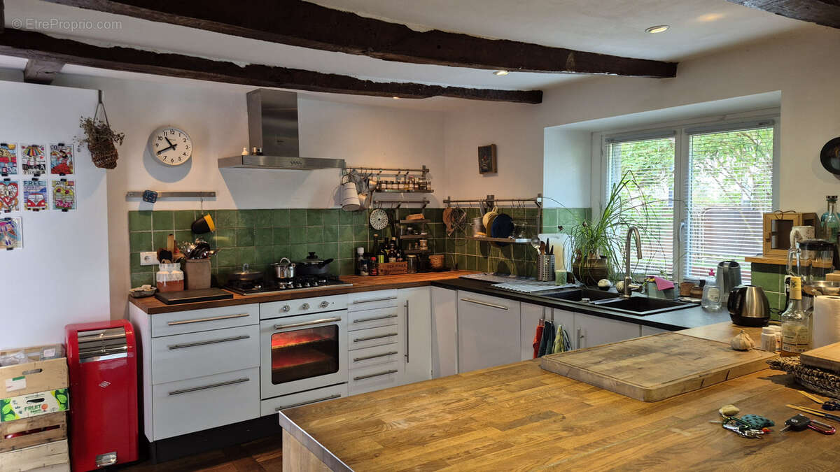 Maison à LACROIX-BARREZ