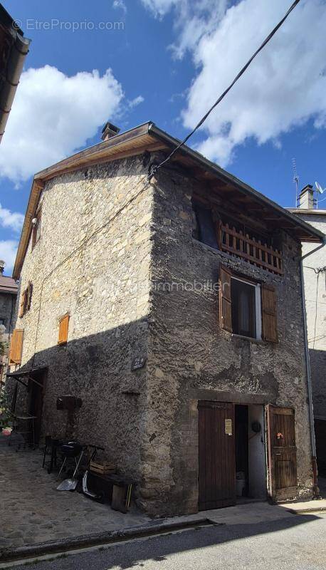 Maison à THORAME-HAUTE