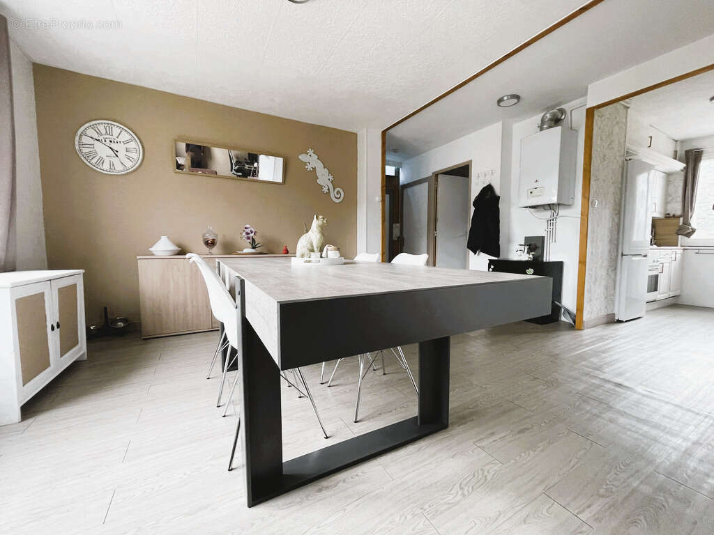 Appartement à FONTAINE