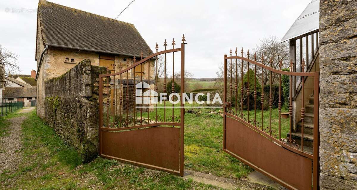 Maison à OISSEAU-LE-PETIT