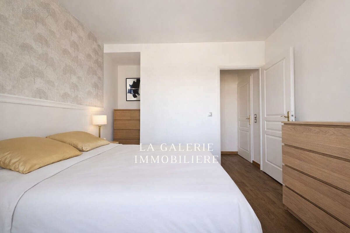 Appartement à SURESNES