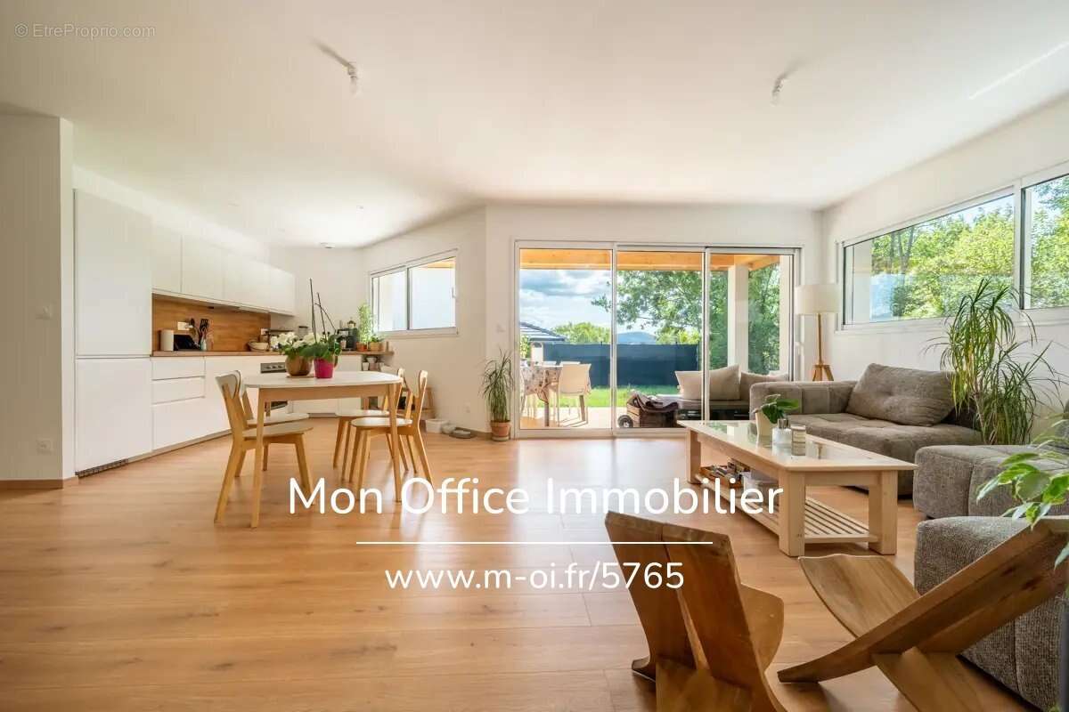 Maison à LA ROCHETTE