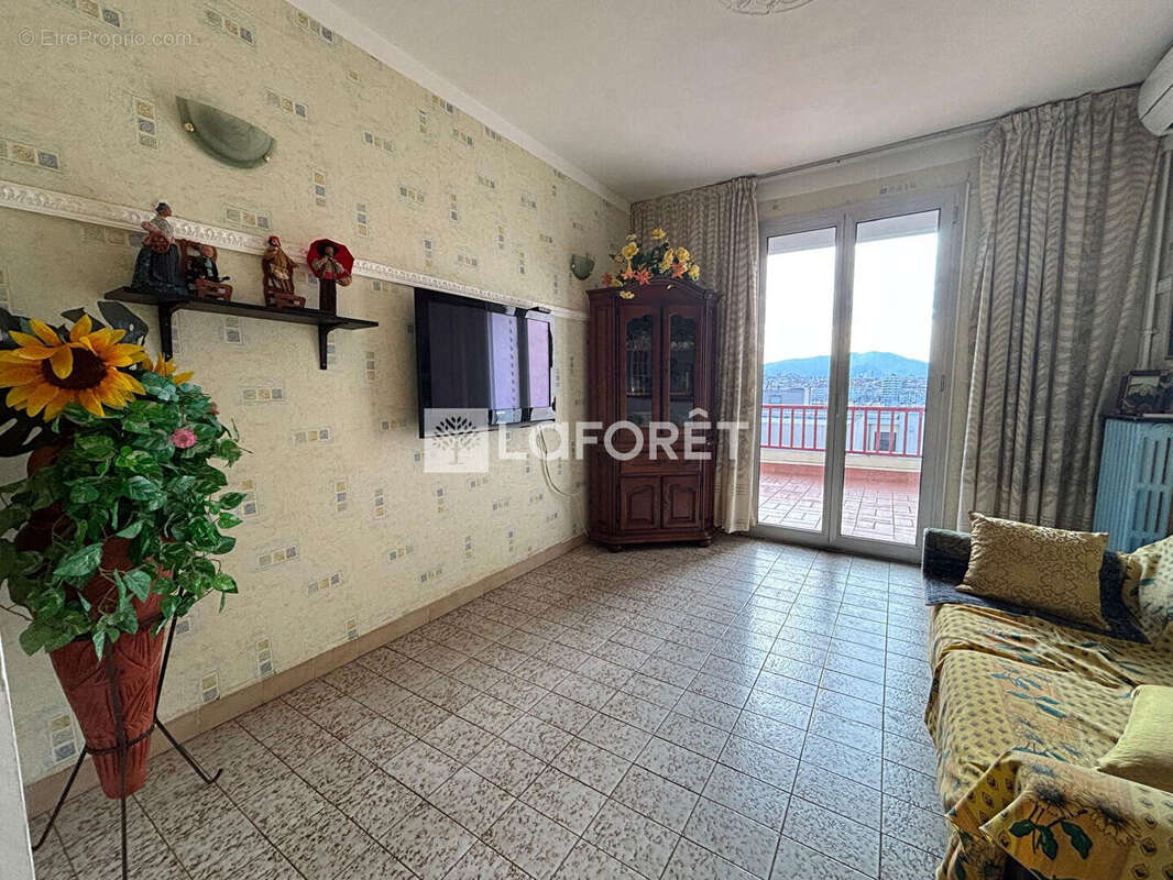 Appartement à MARSEILLE-2E