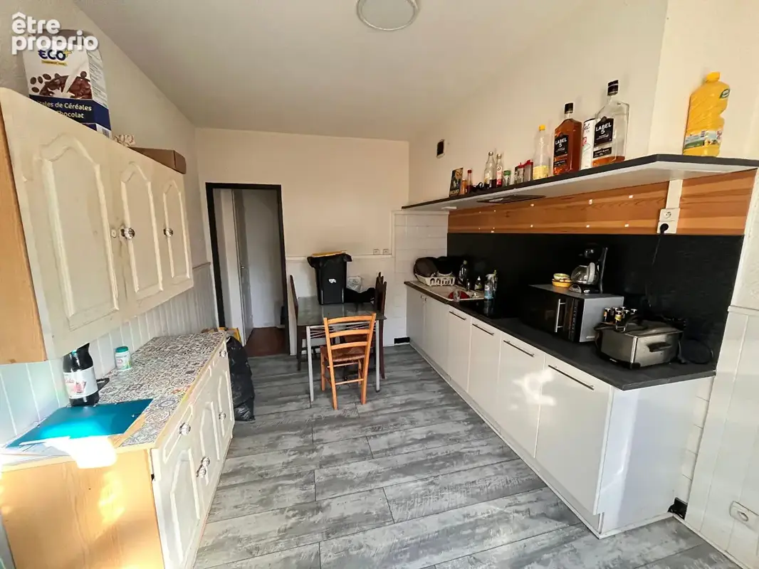 Immeuble en ville 2 appartements avec cours et garages - photo 10