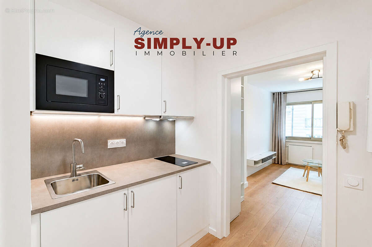 Appartement à PARIS-16E