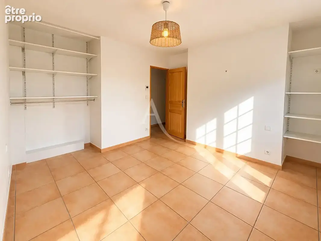 PUJAUDRAN - Villa T6 - 170m2 5 chambres avec piscine et double garage sur 4100m² - photo 9
