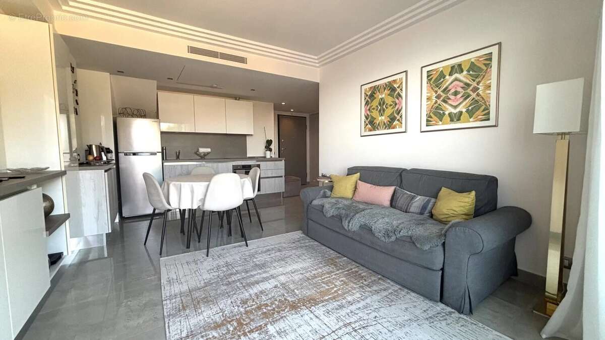 Appartement à ROQUEBRUNE-CAP-MARTIN