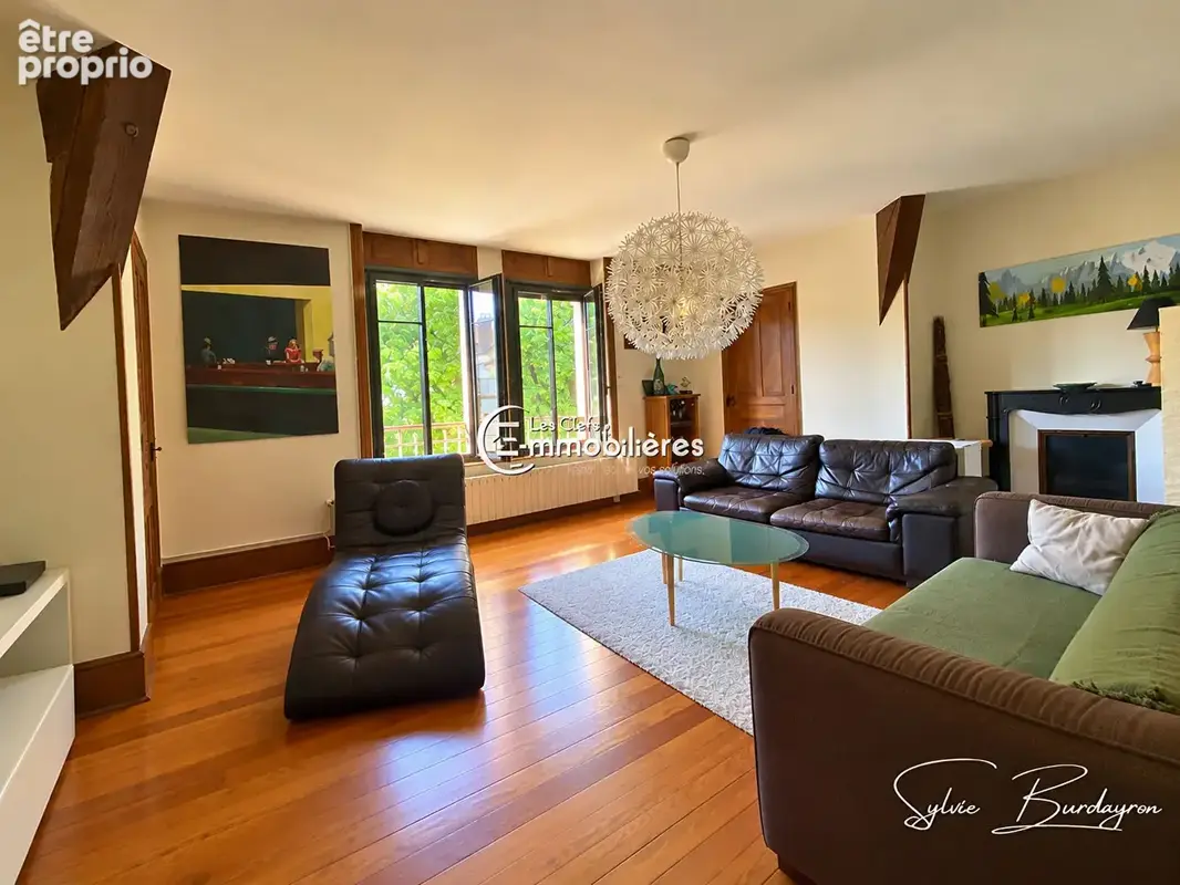 Nouveauté - Lons-le-Saunier (39000) - Quartier recherché - Appartement T5 de 129 m² avec 88  m² de dépendances - Parc arboré - photo 5