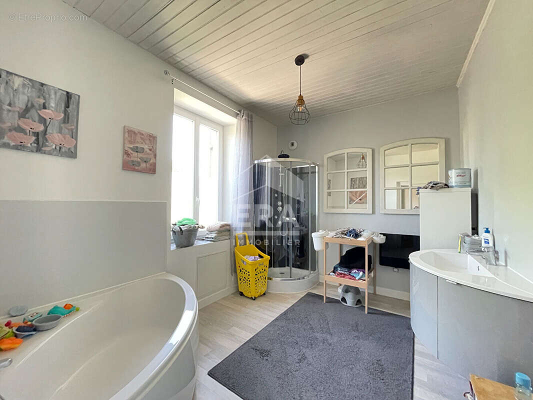 Maison à SAVIGNAC-LES-EGLISES