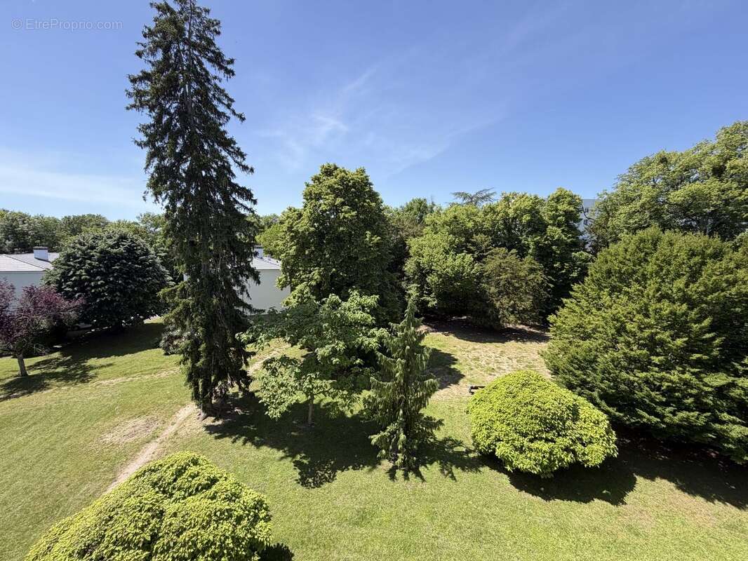 Appartement à LA CHAPELLE-SAINT-MESMIN