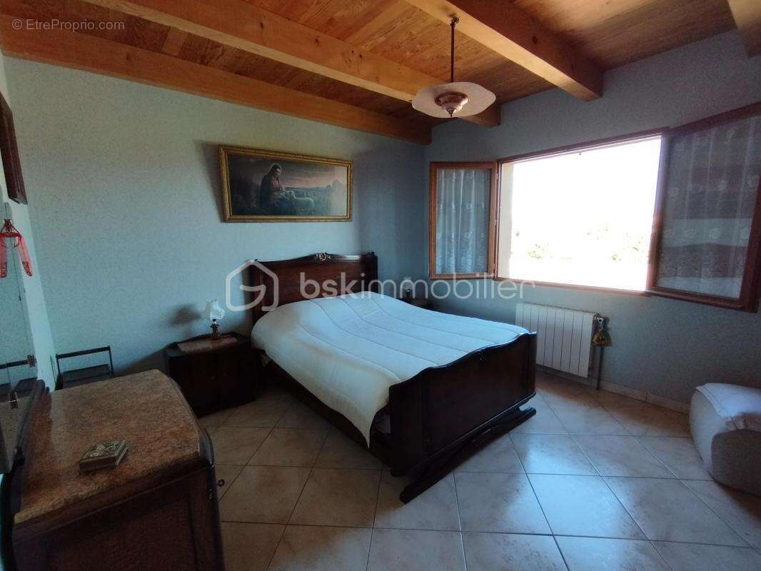 Maison à GROSPIERRES