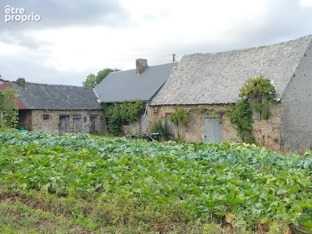 Commune de TRANS, en campagne, une maison en pierres à rénover intégralement. - photo 2
