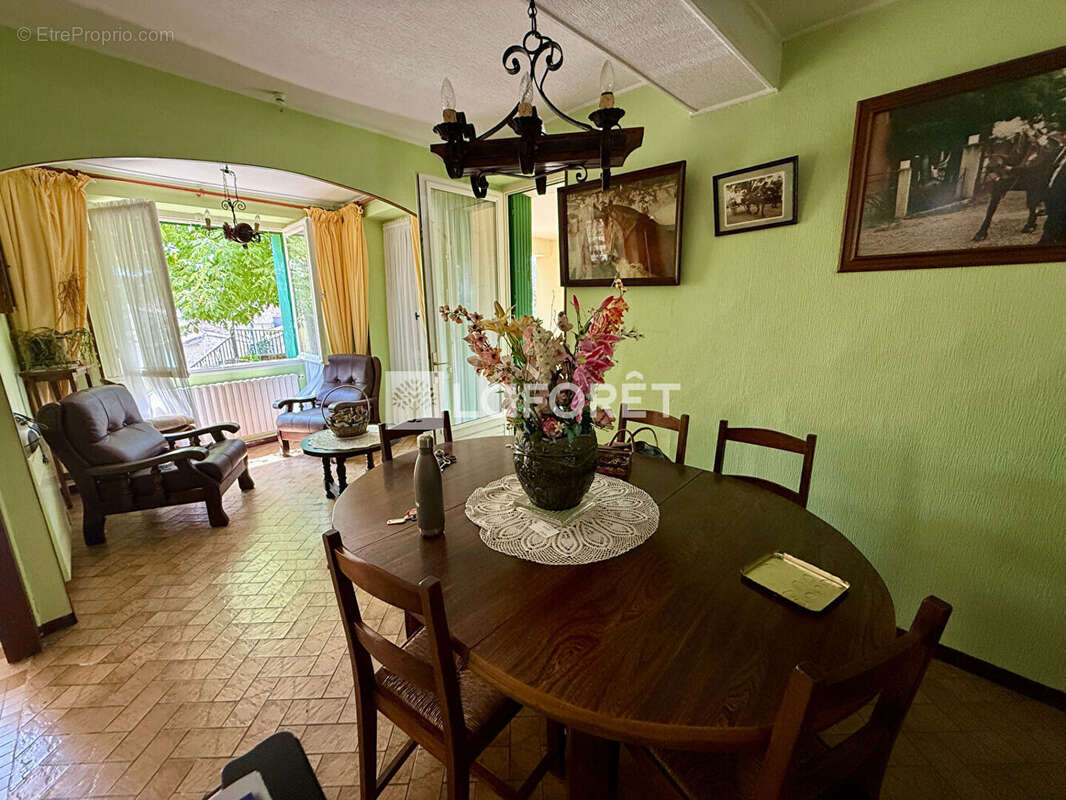 Maison à SAINTE-CROIX-DU-MONT