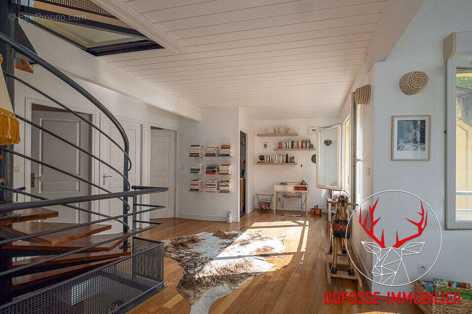 Lyon 8 -Loft  5 pièce(s) 131.40 m2 - photo 11