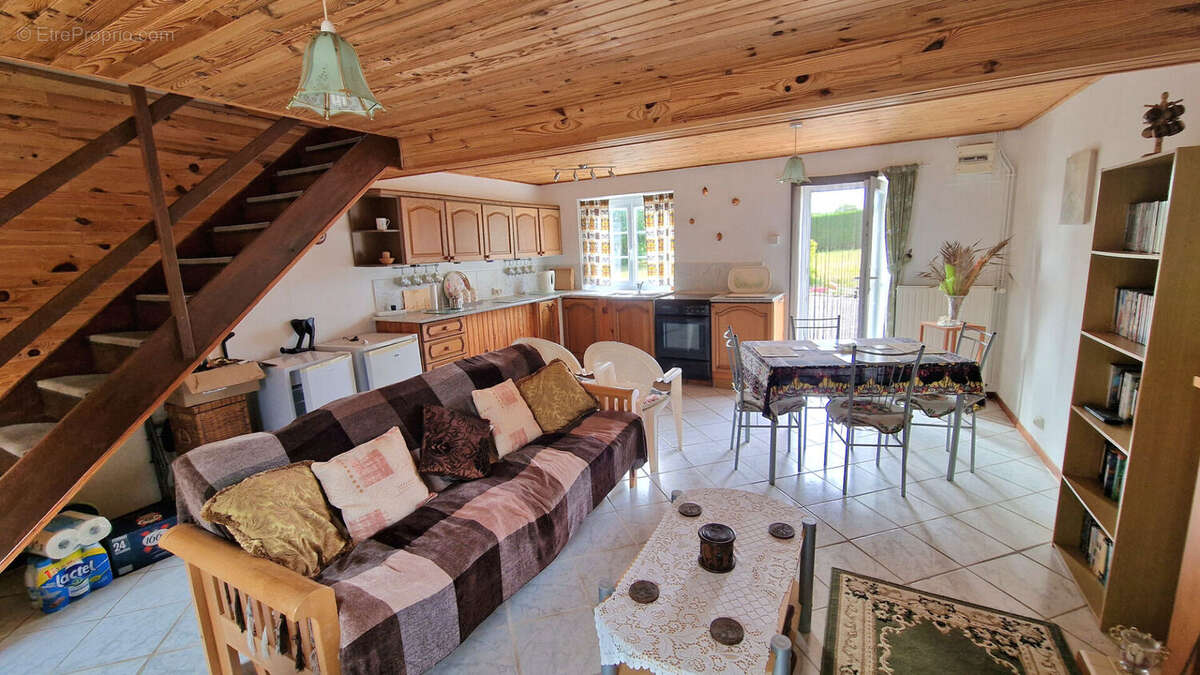 CÔTES D'ARMOR  Plemet - Belle et spacieuse maison en pierre avec gîte de 2 chambres, grand jardin, garage, parking, rural. - photo 14