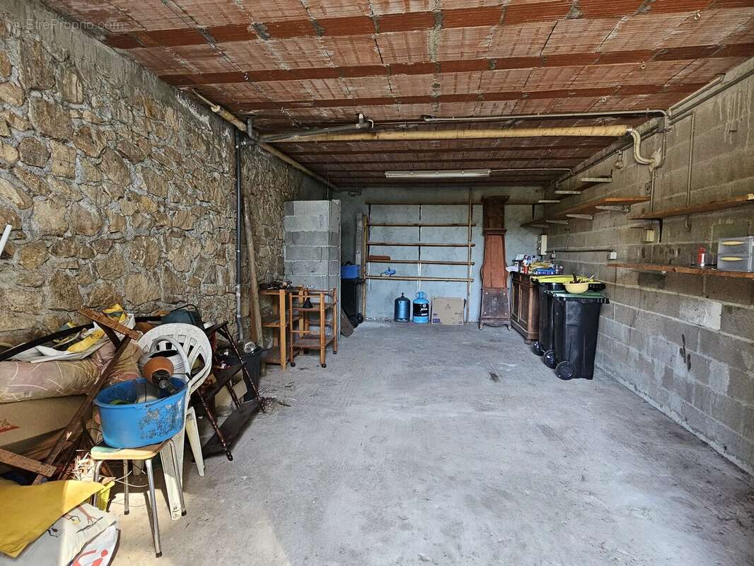 Maison de campagne individuelle avec ancien potentiel de chambres d'hôtes – Une opportunité de rénovation riche en possibilités - photo 13