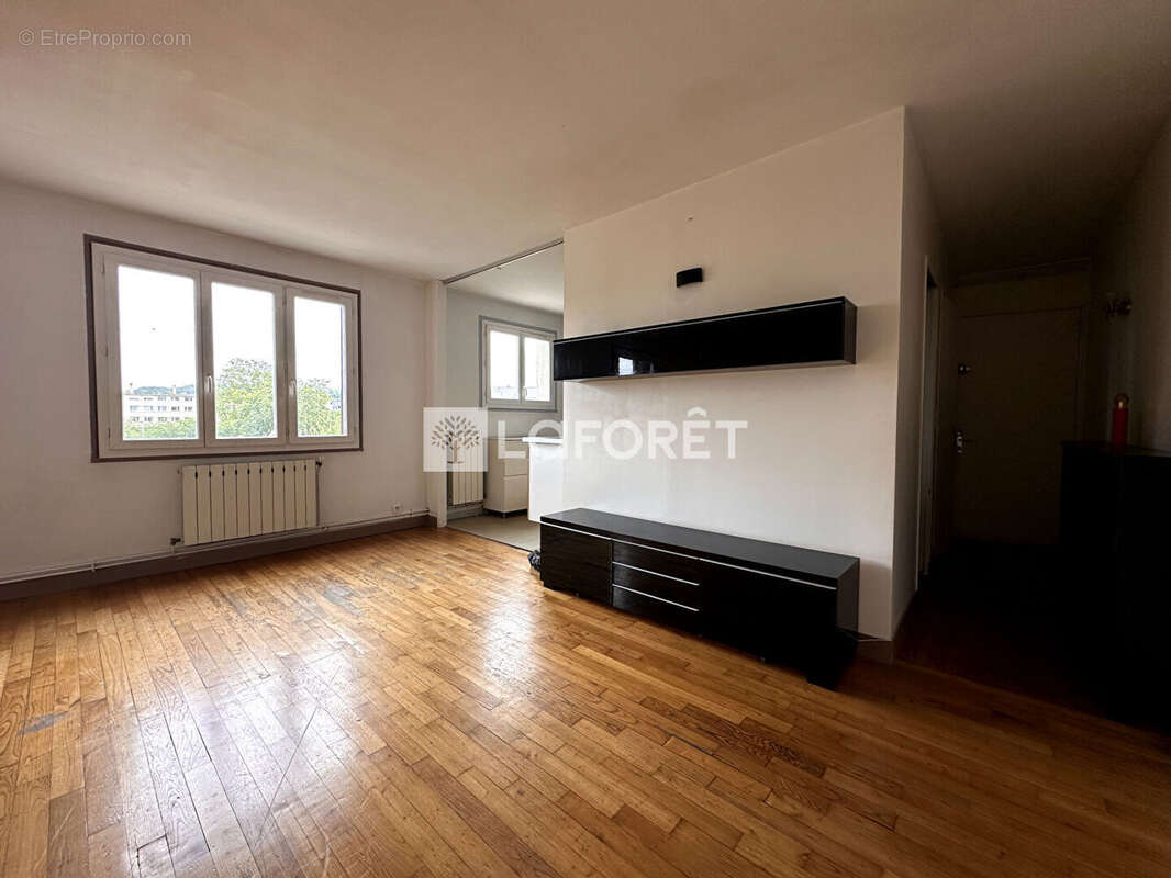 Appartement à NANTERRE
