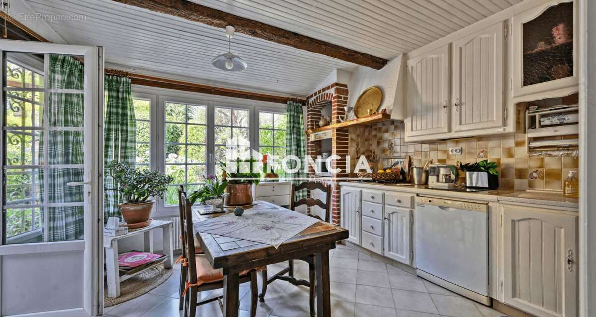 LUNEL-VIEL: Coup de coeur pour cette charmante maison de 150 m2 sur terrain de 813 m2 à 20 min des plages! - photo 9