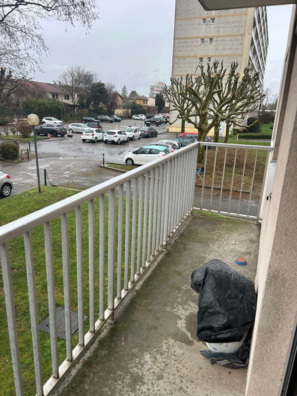 Appartement à DECINES-CHARPIEU