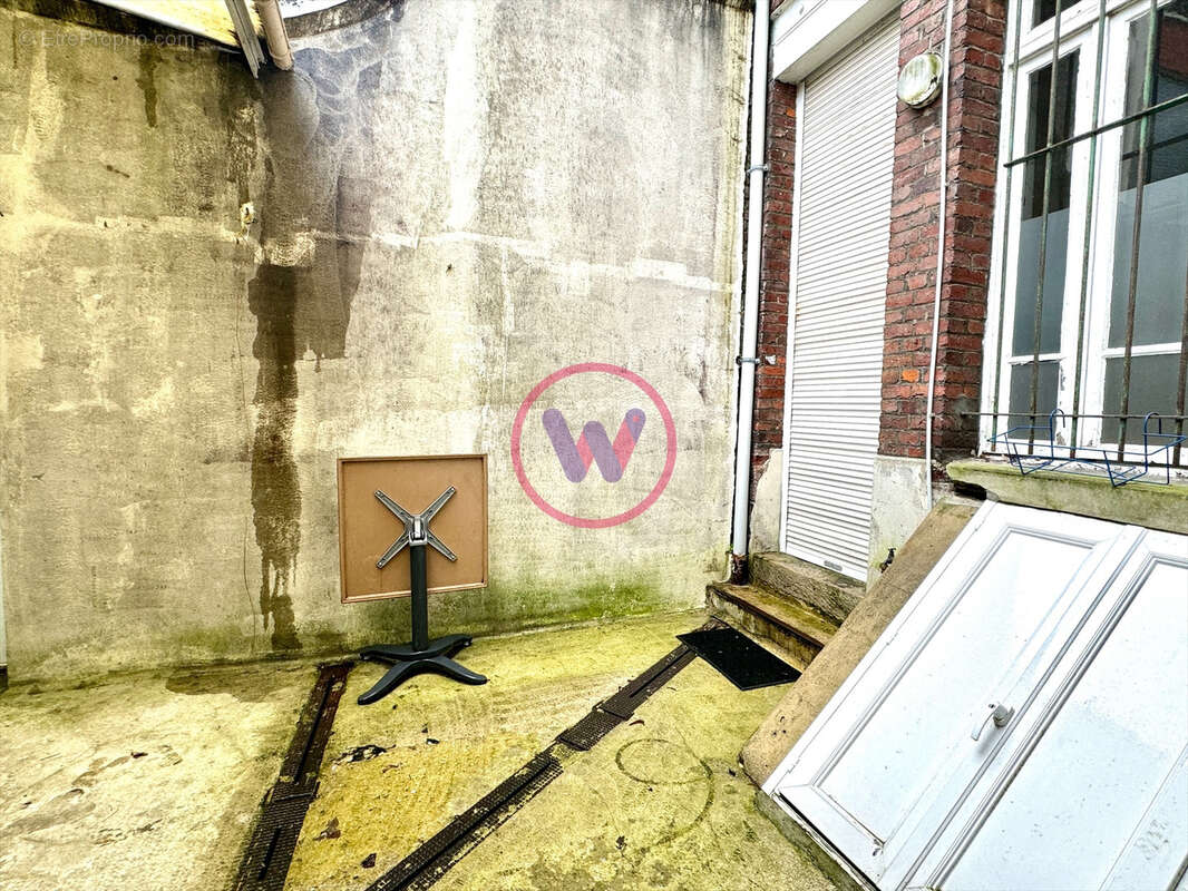Local professionnel avec vitrine - photo 6