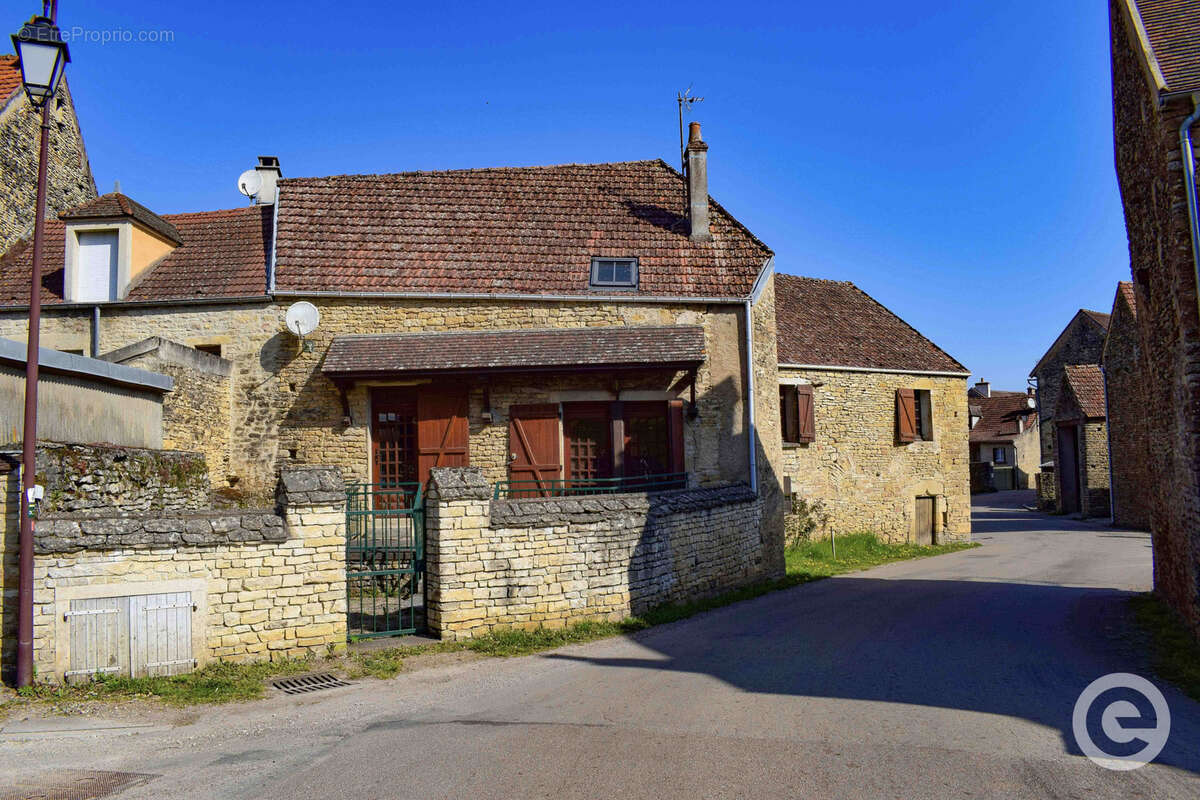 Maison à SAINT-PERE