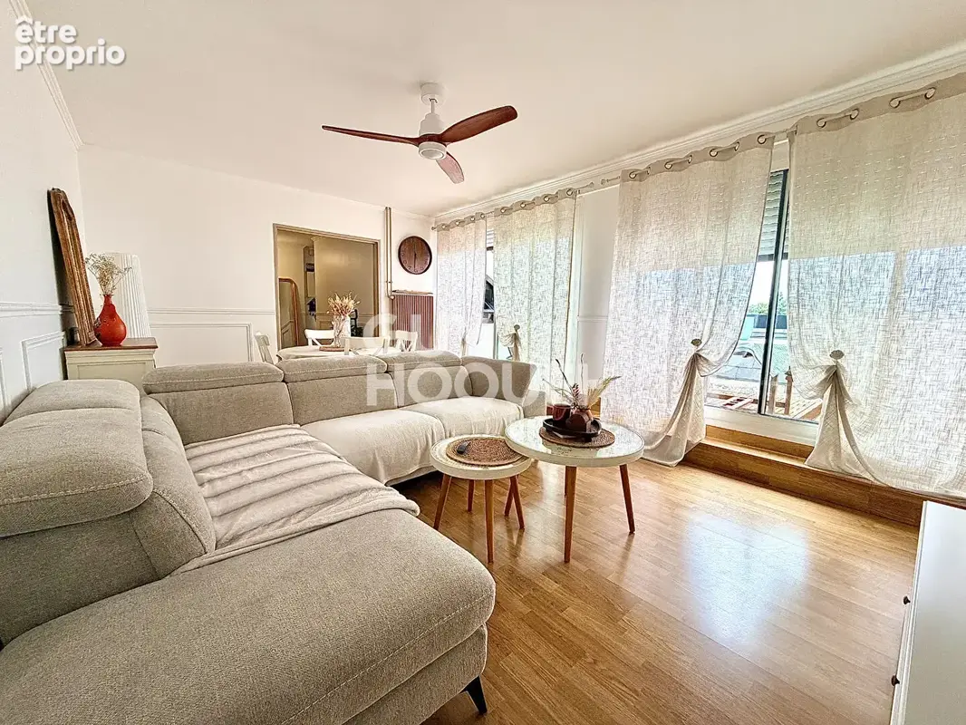 Photo Appartement à Le Coudray-Montceaux au prix de 192 000€