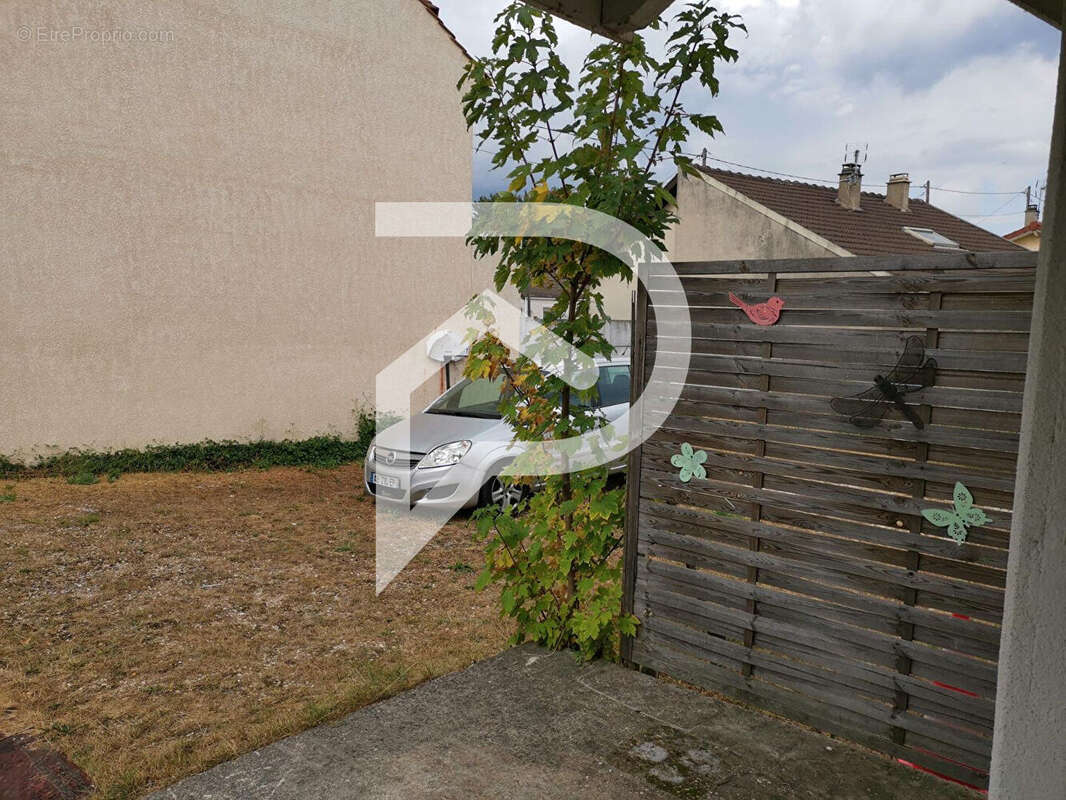 Commerce à VIRY-CHATILLON