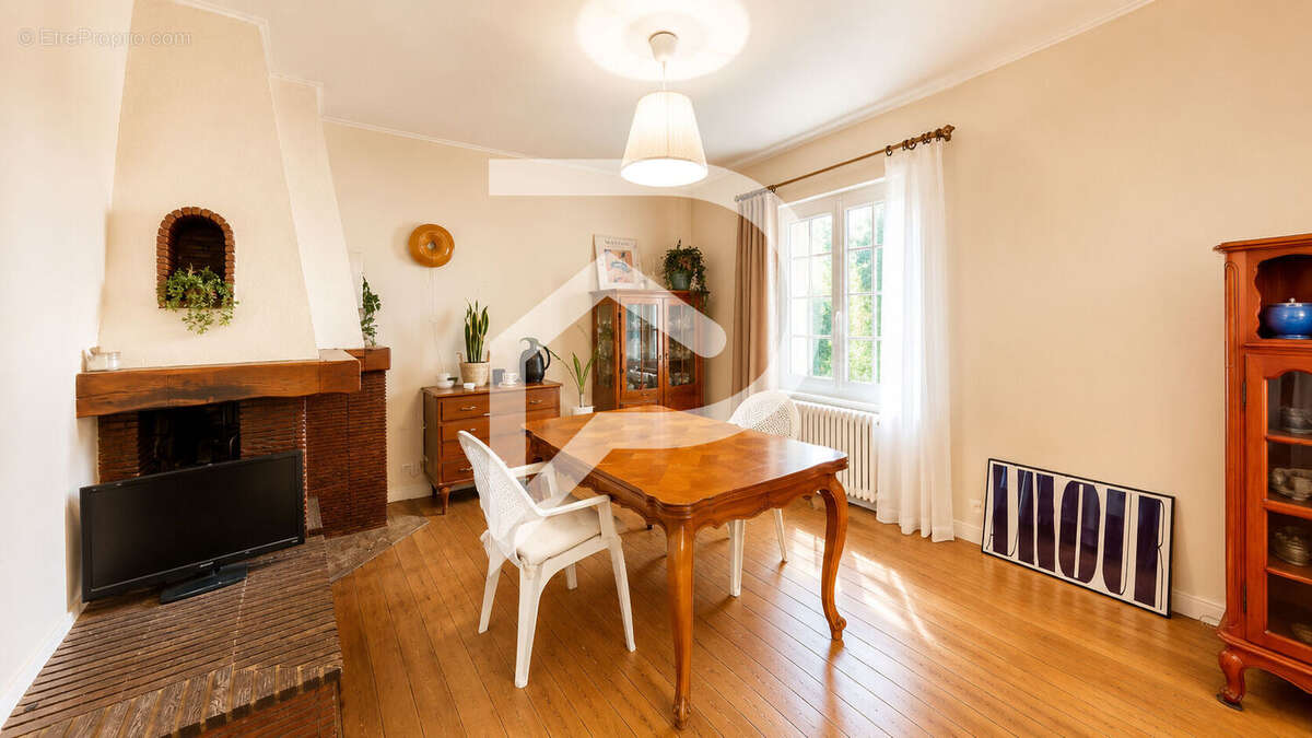 Maison à AUBERGENVILLE