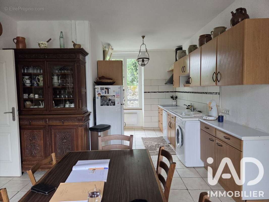 Maison 140 m² à Saint-Setiers  - photo 7